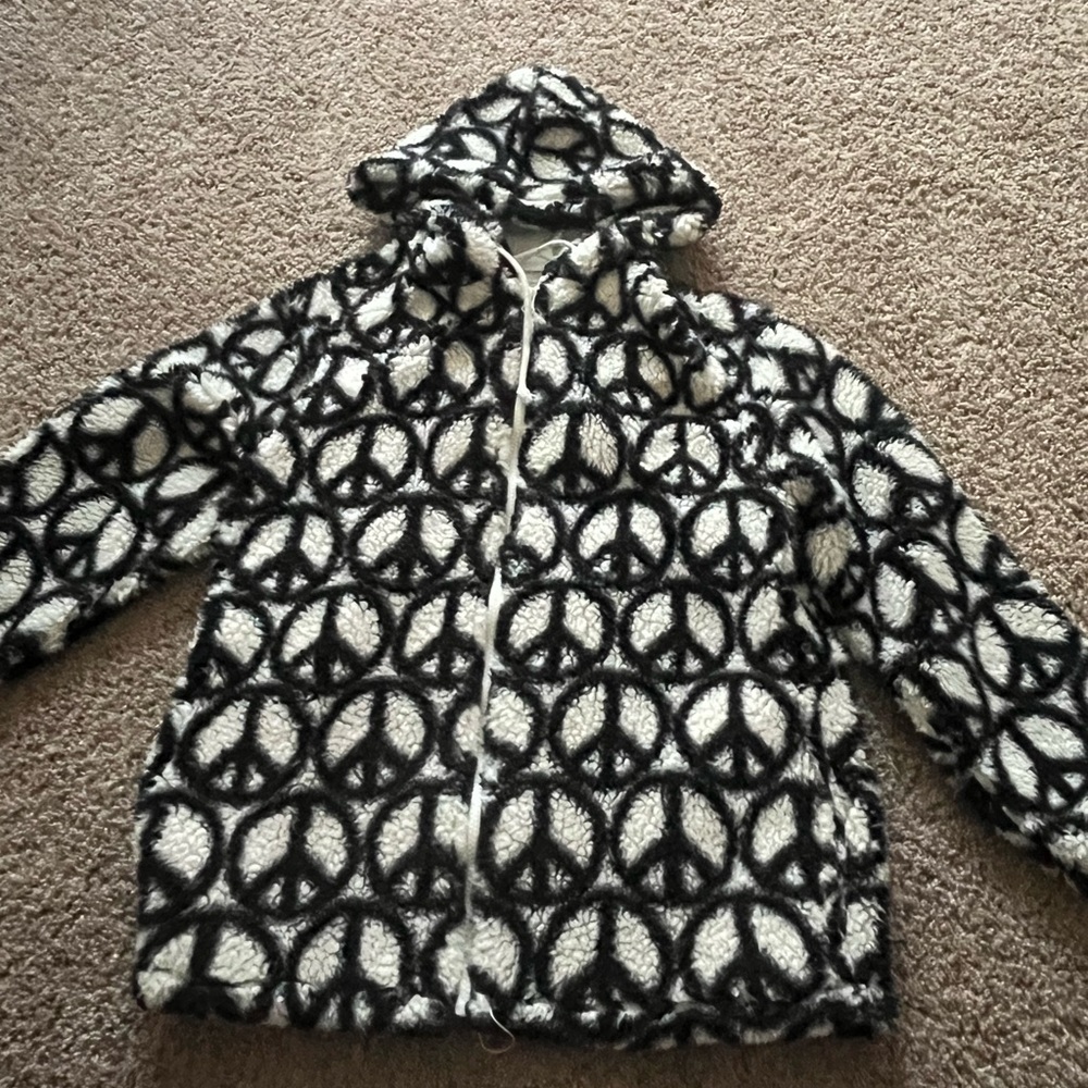 PacSun Peace Sign White and Black Sherpa Size XS